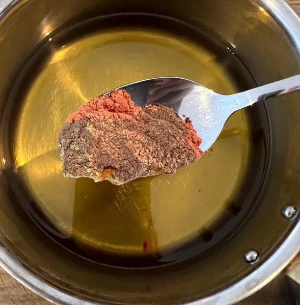 Ayurvedic ointment preparation in Lakshmi’s kitchen 