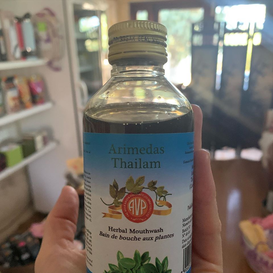 Iremada (Acacia farnesiana) for bleeding gums