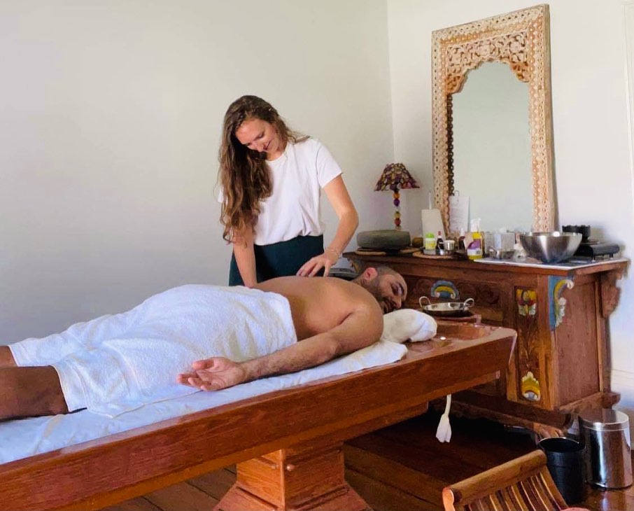 Abhyanga for Relaxation