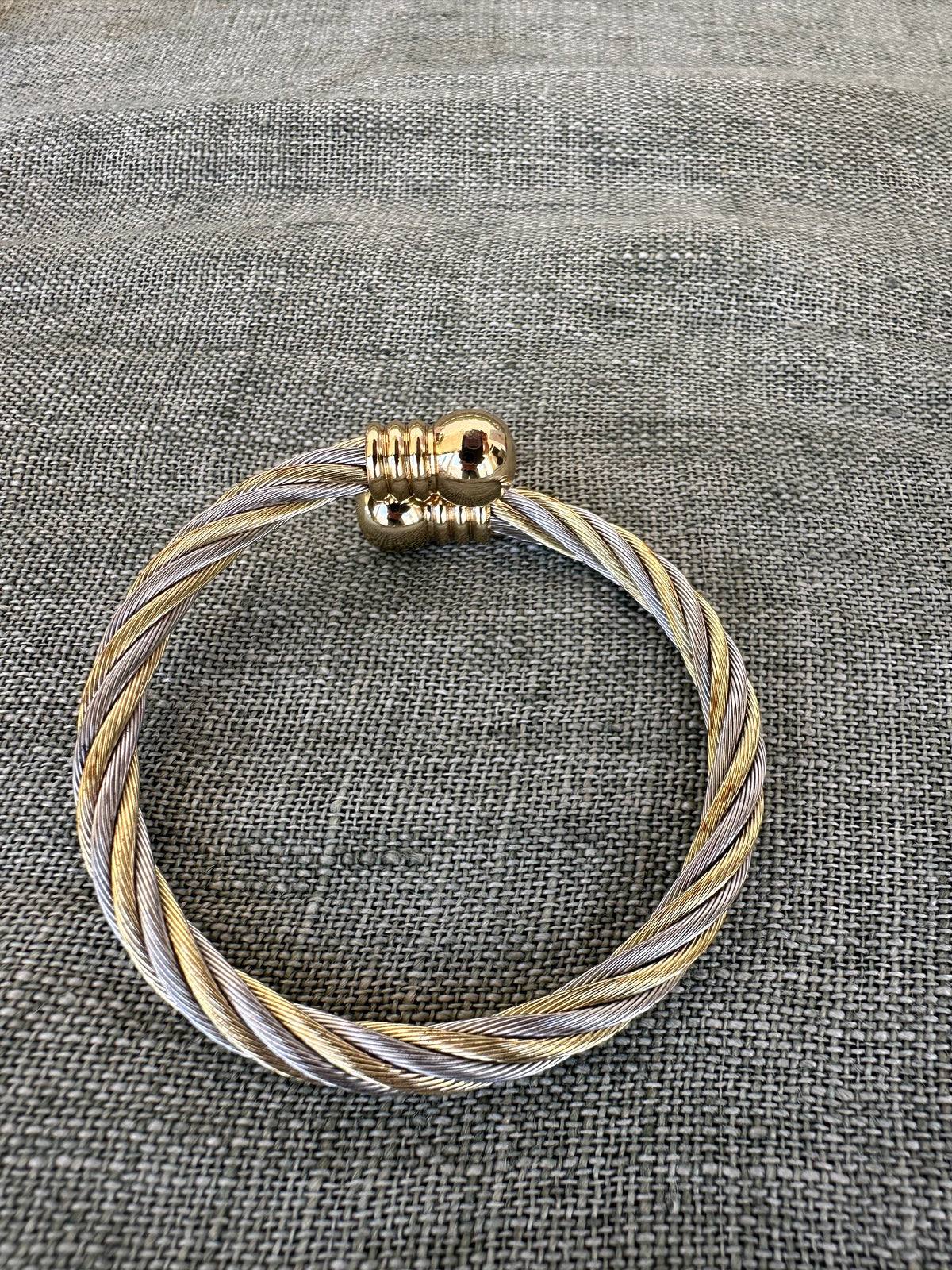Bio-magnetic Rope Twist Bracelet (Gold &amp; Silver)