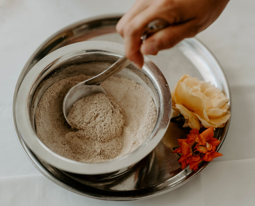 Utsadana (Dry Powder &amp; Oil Massage)